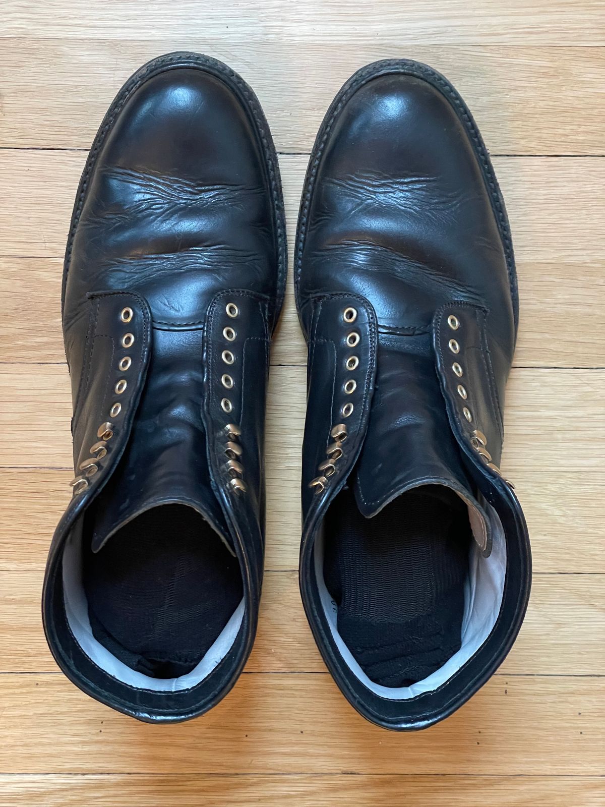 Photo by goodboots_badfeet on January 1, 2024 of the Alden Plain Toe Boot in Horween Black Chromexcel.