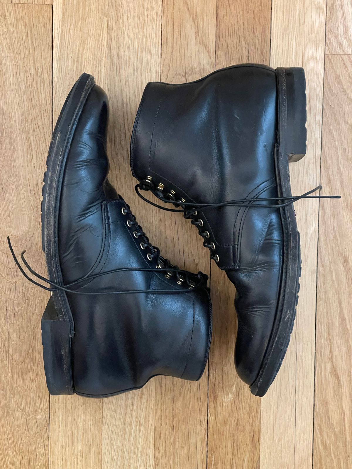 Photo by goodboots_badfeet on February 2, 2024 of the Alden Plain Toe Boot in Horween Black Chromexcel.