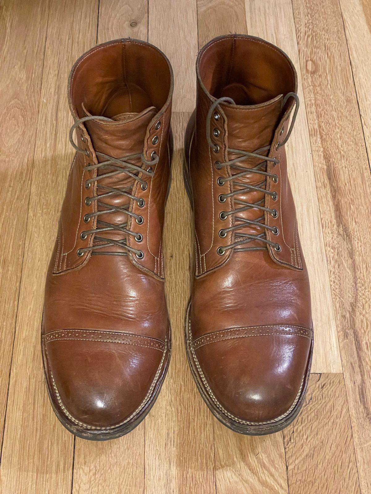 Photo by goodboots_badfeet on January 22, 2025 of the Viberg Service Boot BCT in Horween Coconut Dublin.