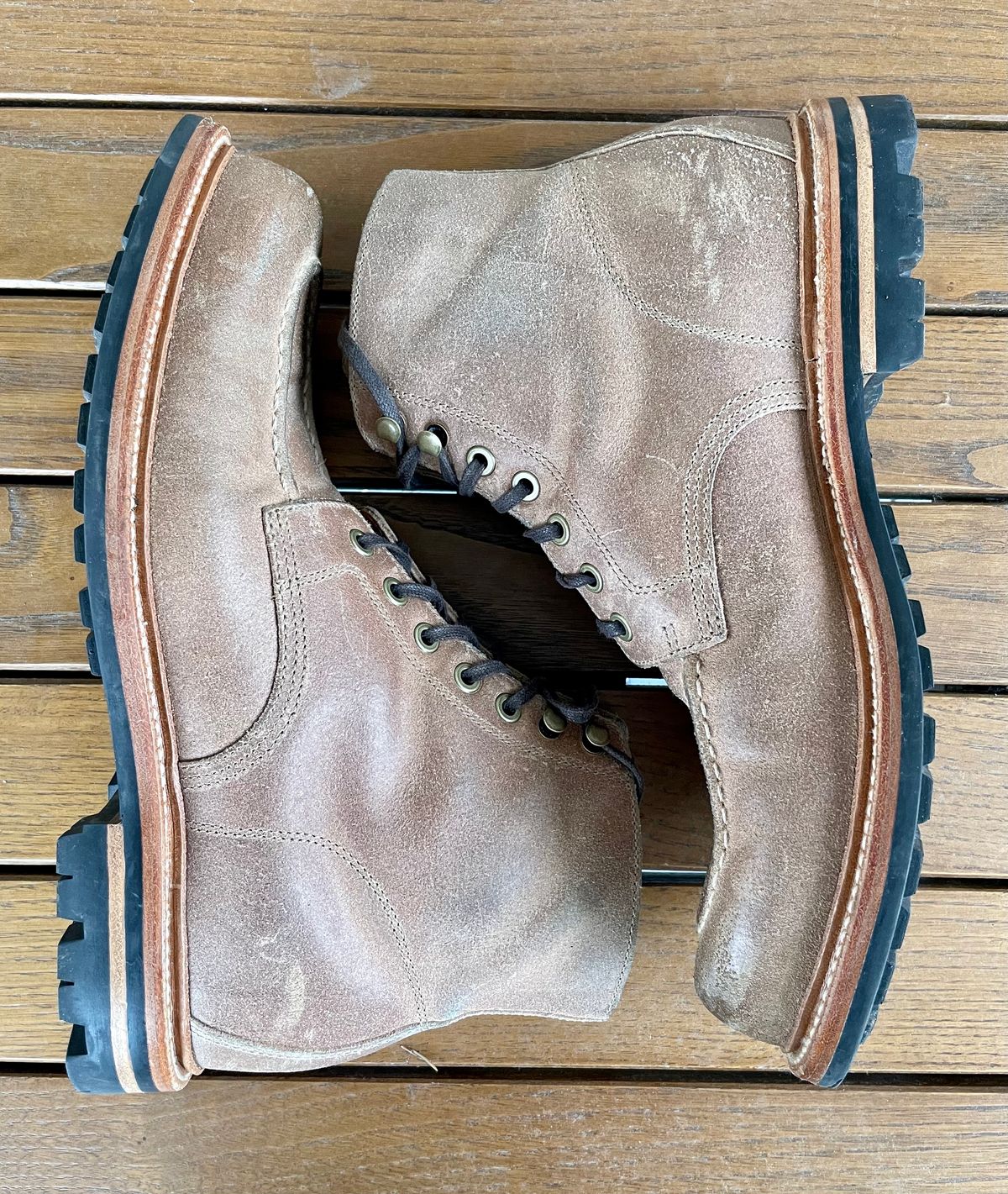 Photo by goodboots_badfeet on December 3, 2022 of the Grant Stone Brass Boot in C.F. Stead Natural Waxy Commander Suede.