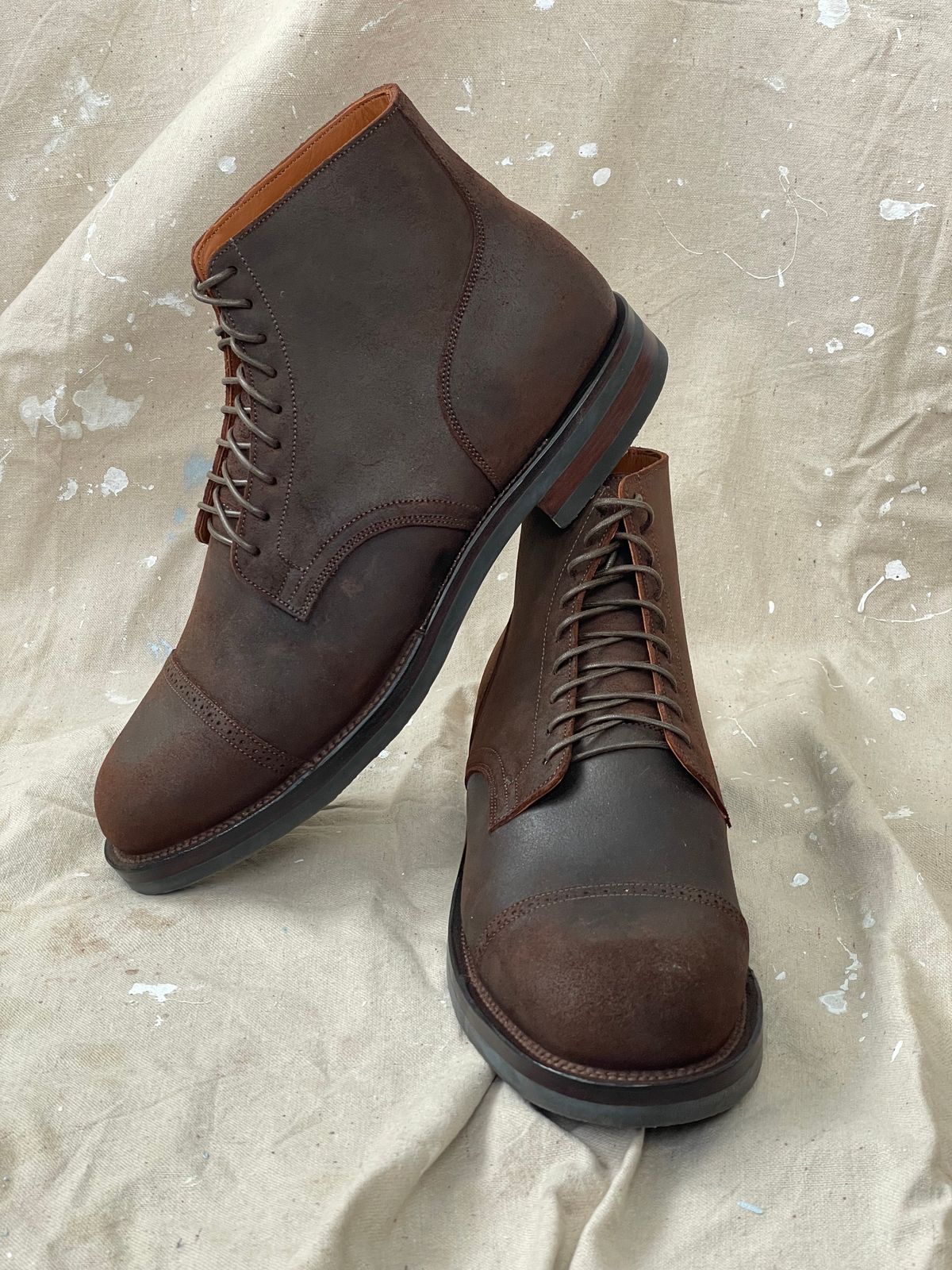 Photo by goodboots_badfeet on October 2, 2024 of the Viberg Service Boot BCT in C.F. Stead Snuff Waxy Commander Suede.