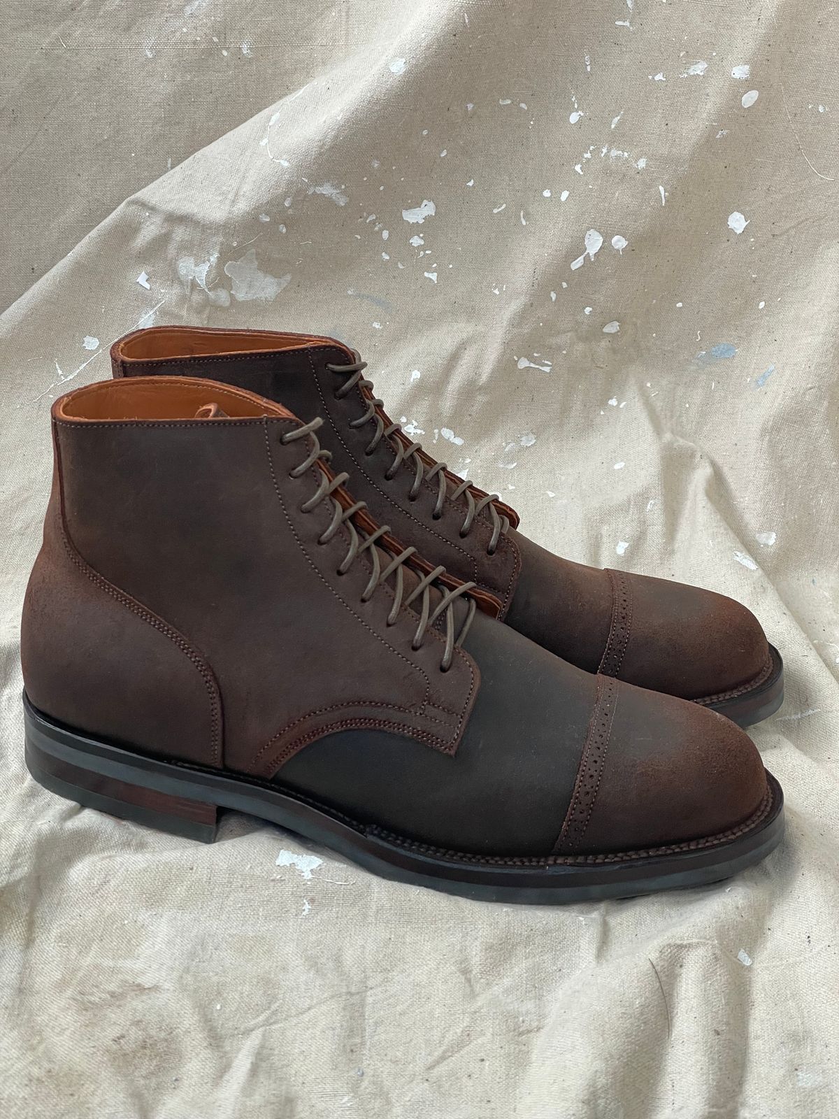 Photo by goodboots_badfeet on October 2, 2024 of the Viberg Service Boot BCT in C.F. Stead Snuff Waxy Commander Suede.