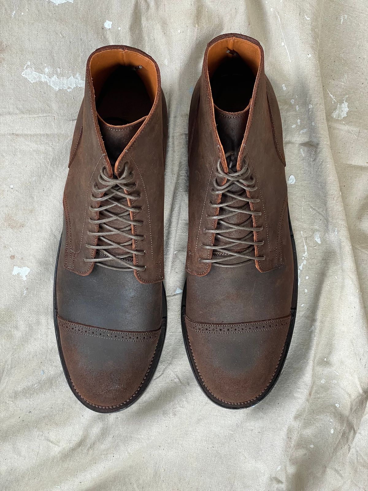 Photo by goodboots_badfeet on October 2, 2024 of the Viberg Service Boot BCT in C.F. Stead Snuff Waxy Commander Suede.