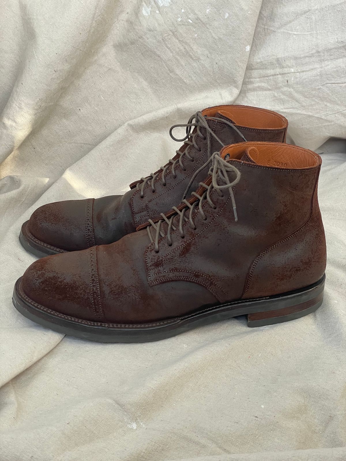 Photo by goodboots_badfeet on November 3, 2024 of the Viberg Service Boot BCT in C.F. Stead Snuff Waxy Commander Suede.