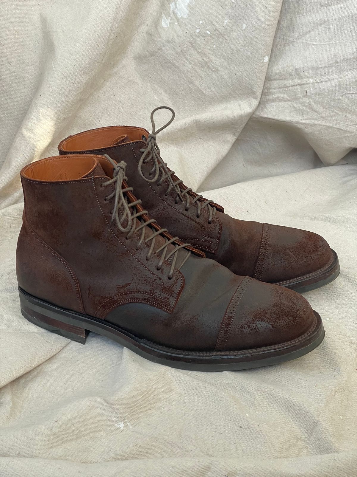 Photo by goodboots_badfeet on November 3, 2024 of the Viberg Service Boot BCT in C.F. Stead Snuff Waxy Commander Suede.