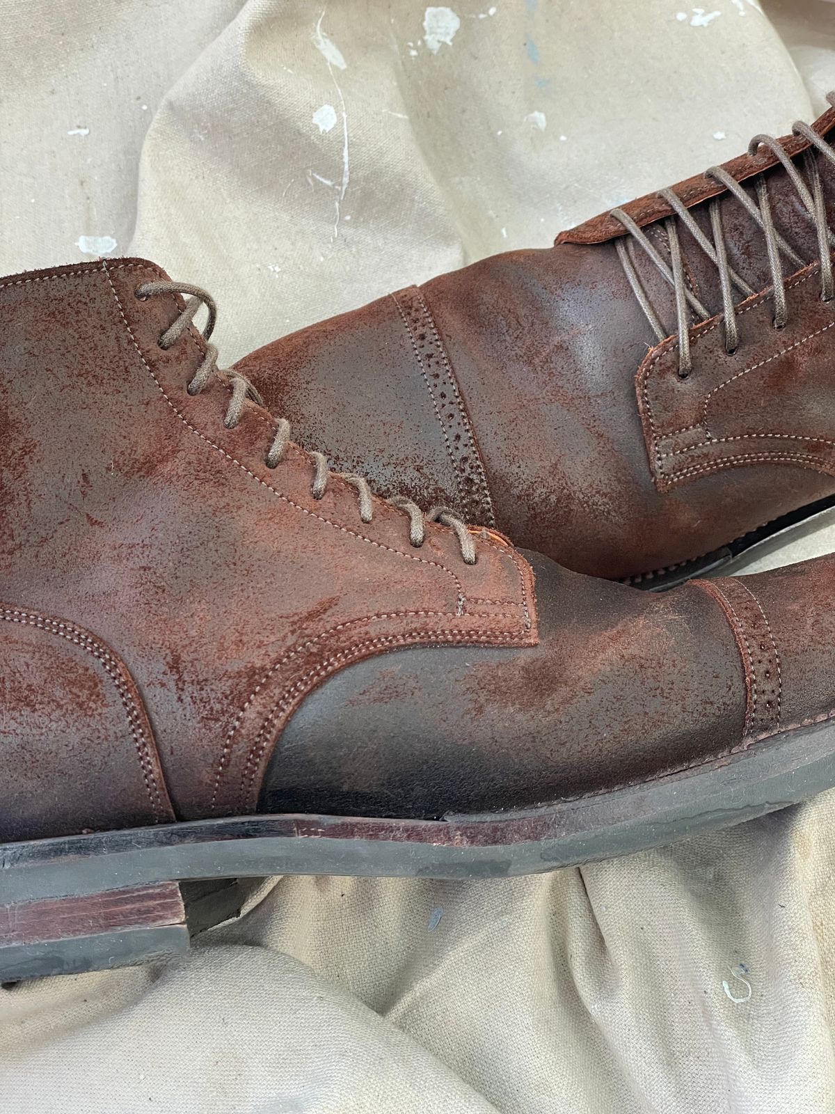 Photo by goodboots_badfeet on December 5, 2024 of the Viberg Service Boot BCT in C.F. Stead Snuff Waxy Commander Suede.