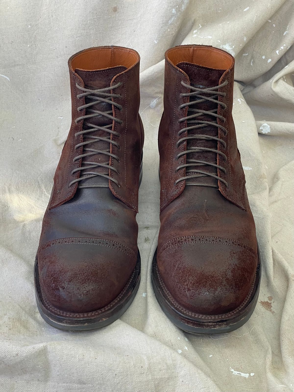 Photo by goodboots_badfeet on December 5, 2024 of the Viberg Service Boot BCT in C.F. Stead Snuff Waxy Commander Suede.