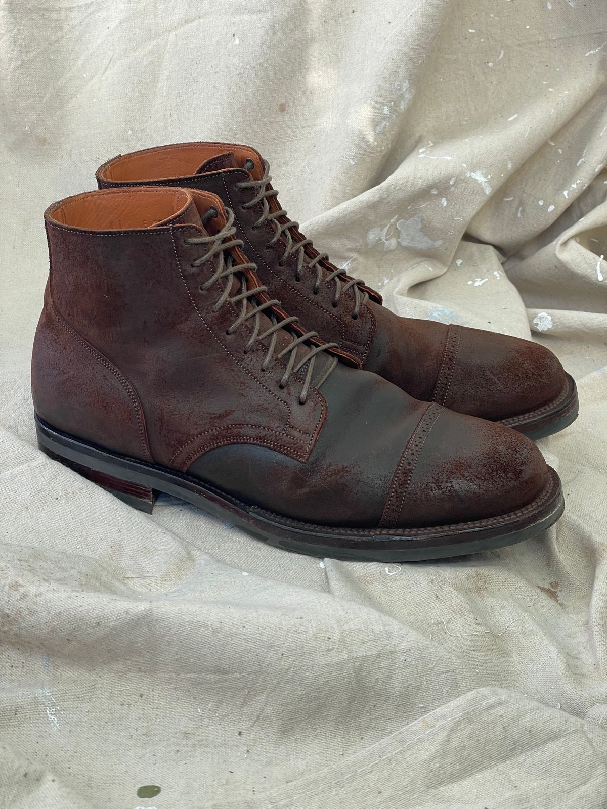 Photo by goodboots_badfeet on December 5, 2024 of the Viberg Service Boot BCT in C.F. Stead Snuff Waxy Commander Suede.