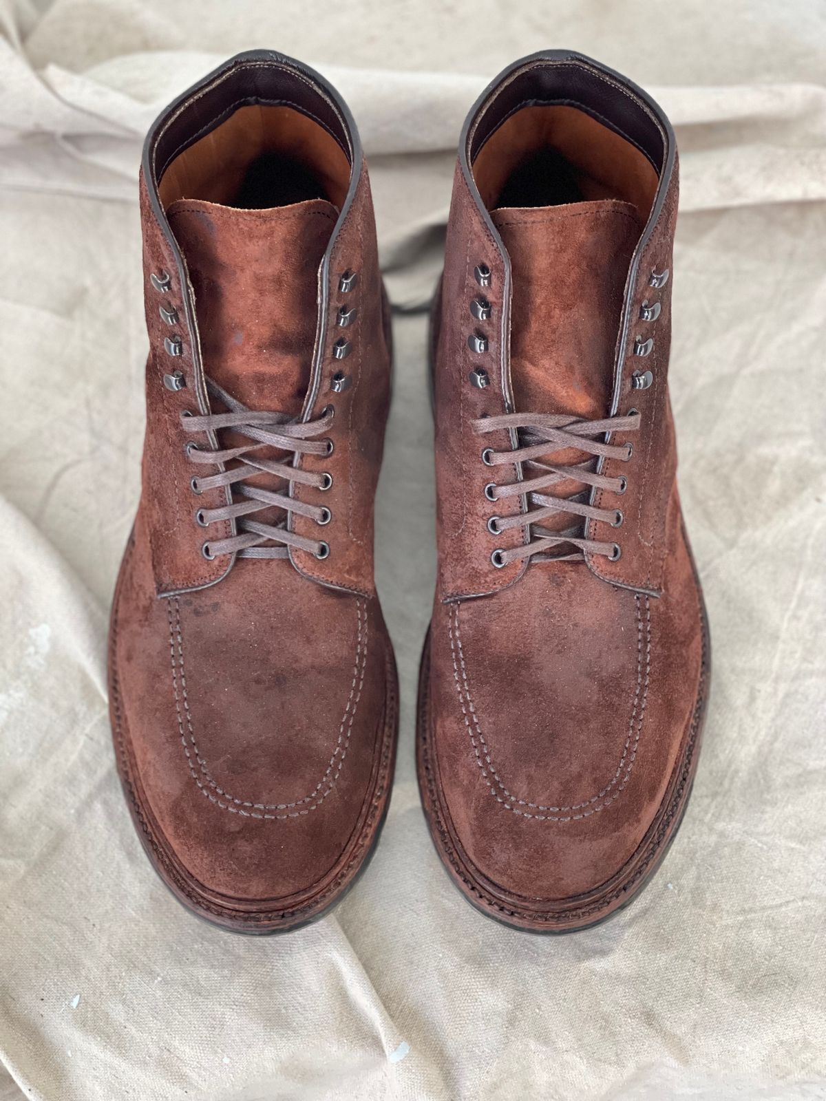 Photo by goodboots_badfeet on January 12, 2025 of the Alden x Brick + Mortar “Okanagan” Indy in Horween Tobacco Chamois Roughout.