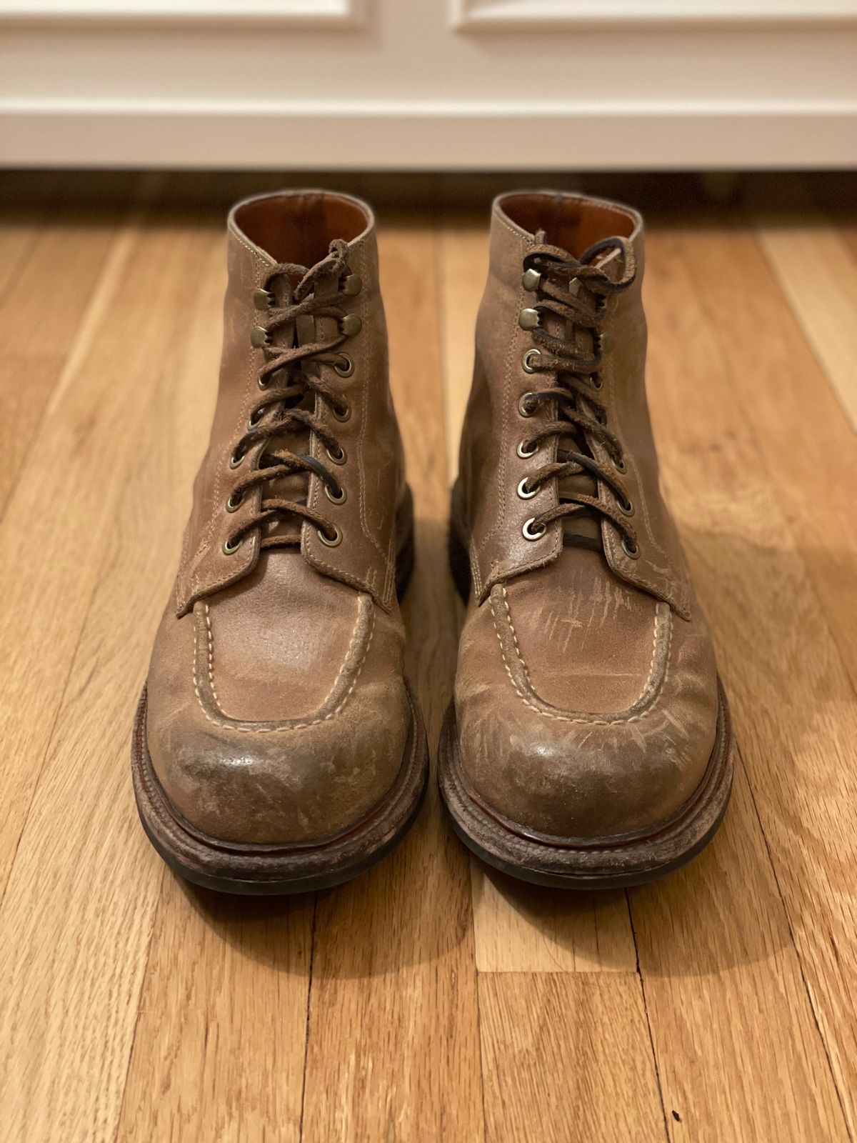 Photo by goodboots_badfeet on September 4, 2023 of the Grant Stone Brass Boot in C.F. Stead Natural Waxy Commander Suede.