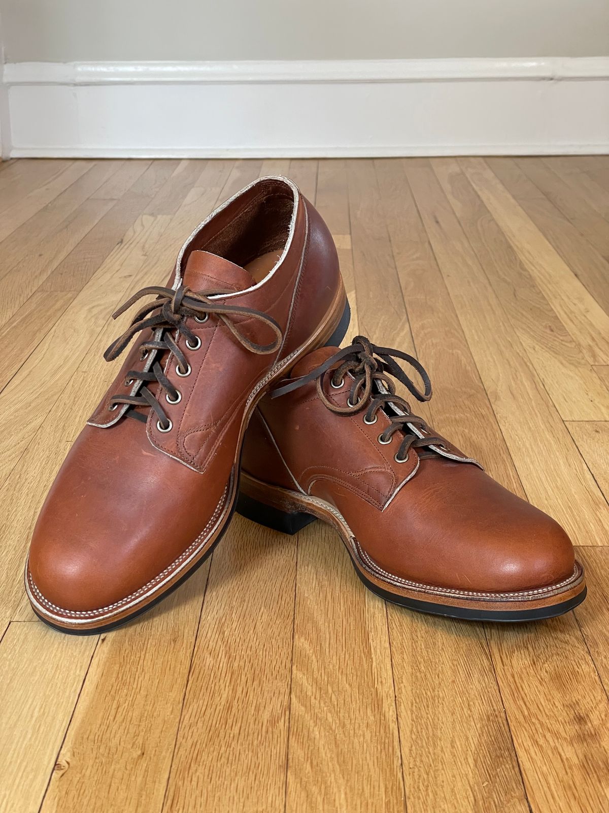 Photo by goodboots_badfeet on October 10, 2023 of the Viberg 145 Oxford in Horween Saddle Tan Chromepak.