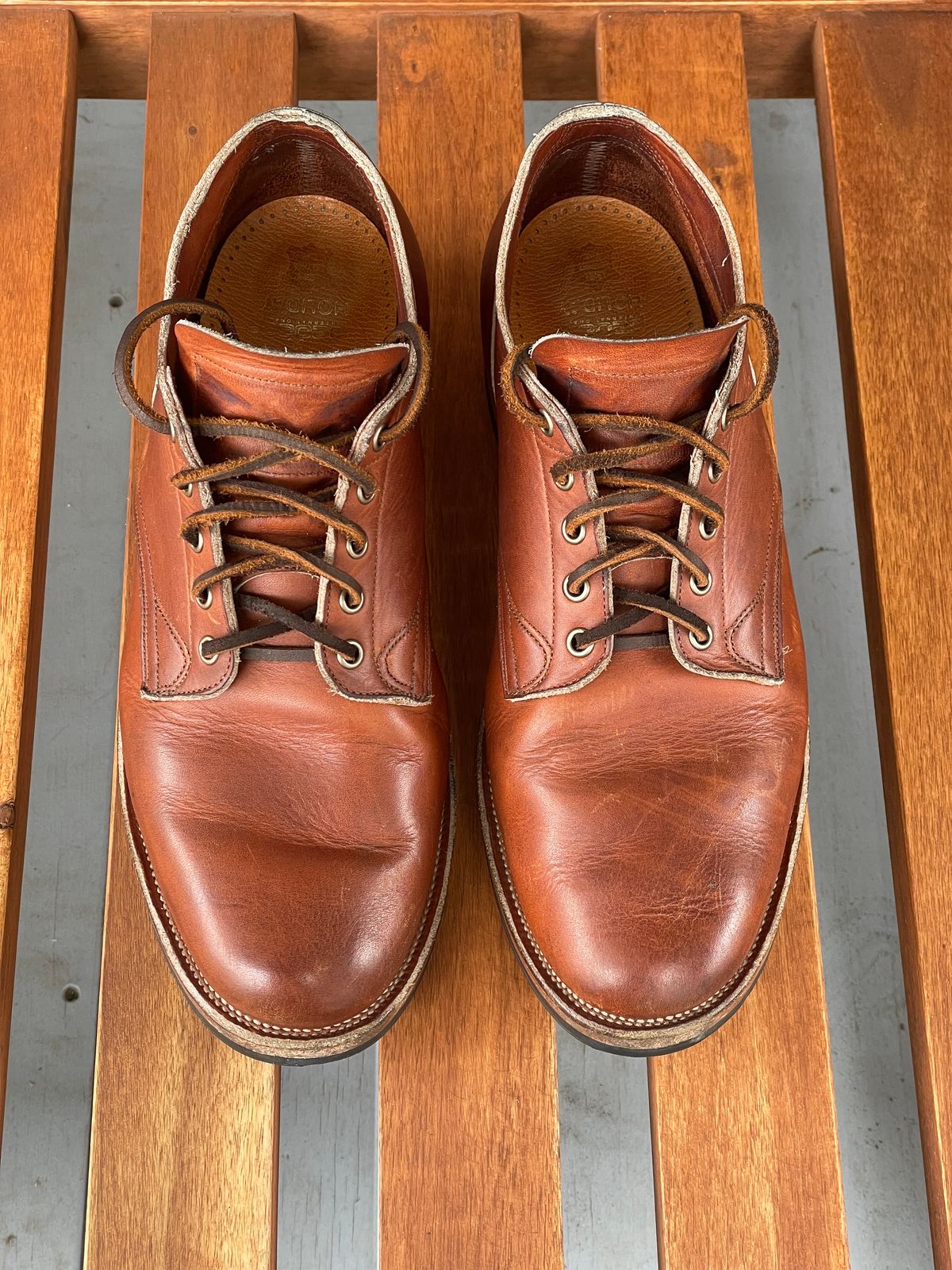 Photo by goodboots_badfeet on May 27, 2024 of the Viberg 145 Oxford in Horween Saddle Tan Chromepak.