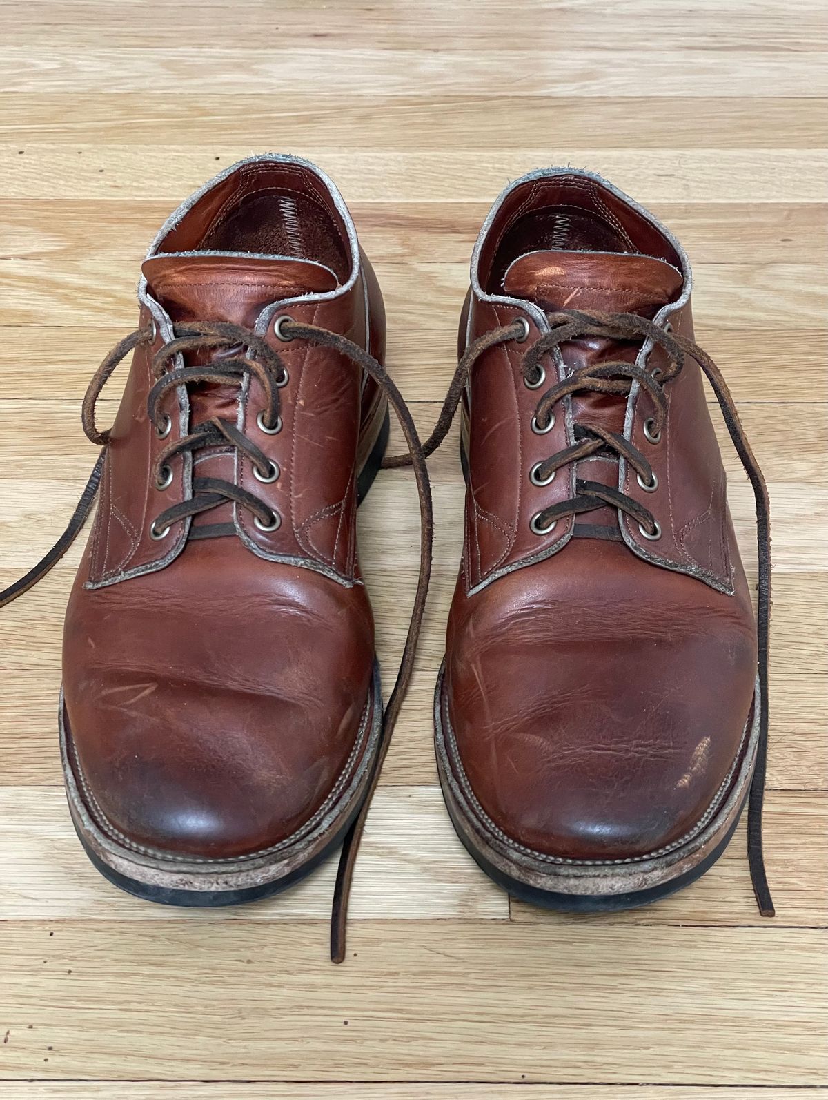 Photo by goodboots_badfeet on September 23, 2024 of the Viberg 145 Oxford in Horween Saddle Tan Chromepak.