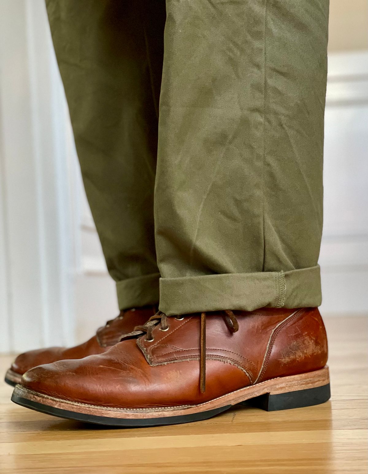 Photo by goodboots_badfeet on September 2, 2025 of the Viberg 145 Oxford in Horween Saddle Tan Chromepak.