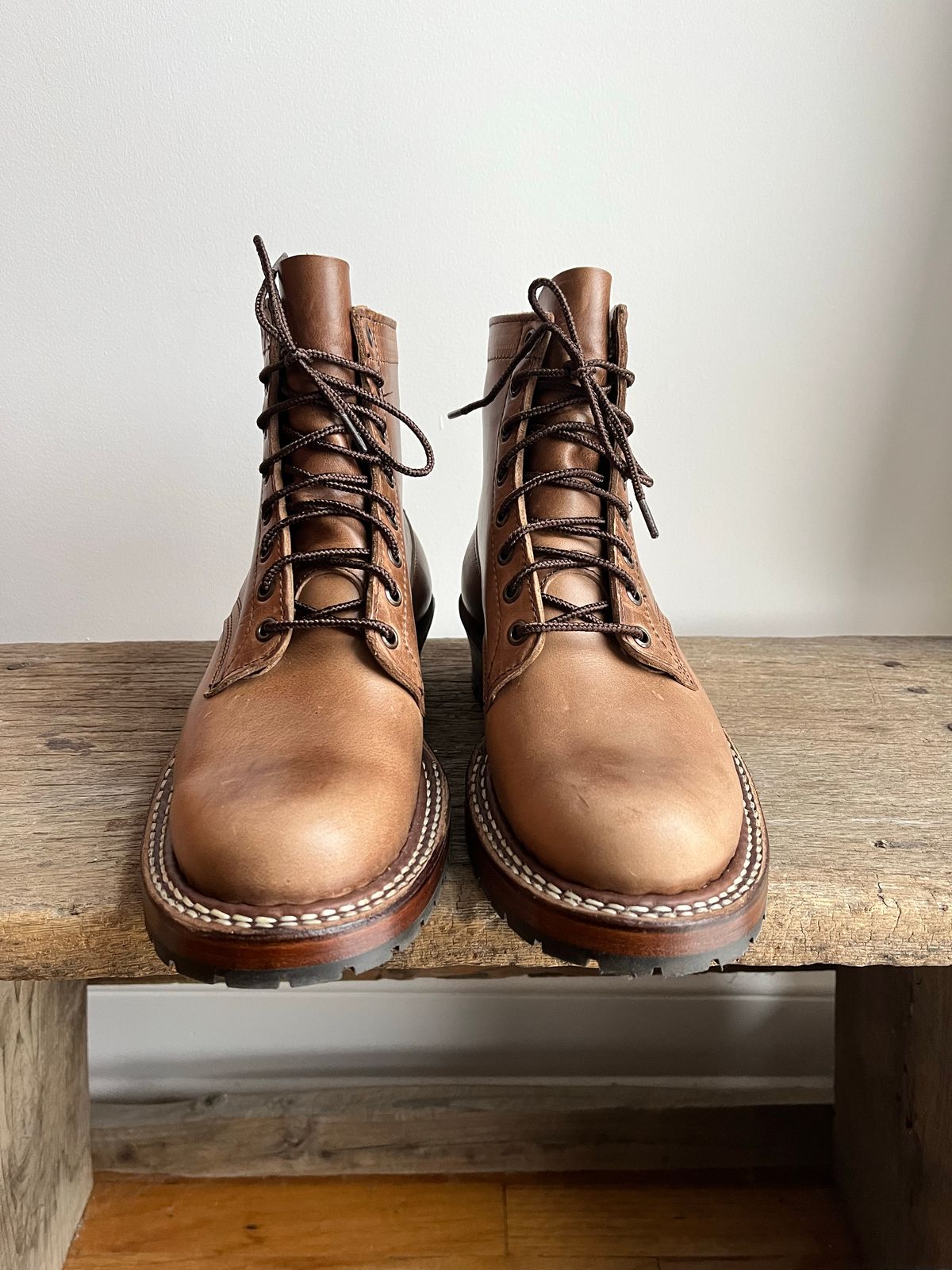 Photo by T_McGee on November 1, 2022 of the White's 350 Cruiser in Horween Natural Chromexcel.