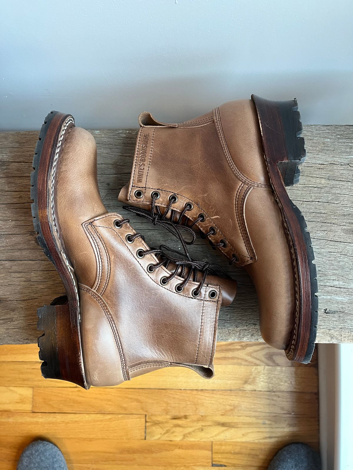 Photo by T_McGee on November 1, 2022 of the White's 350 Cruiser in Horween Natural Chromexcel.
