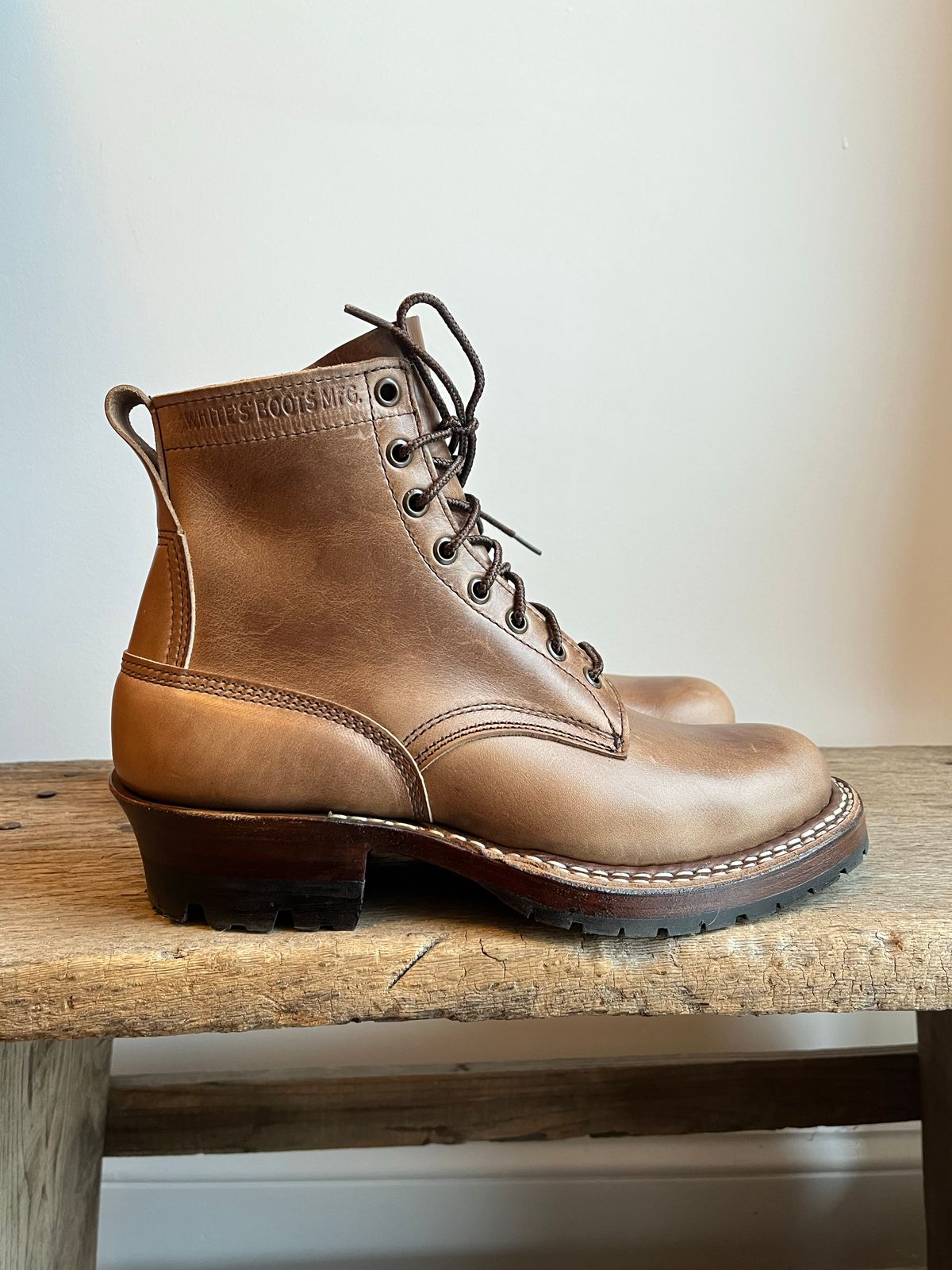 Photo by T_McGee on November 1, 2022 of the White's 350 Cruiser in Horween Natural Chromexcel.