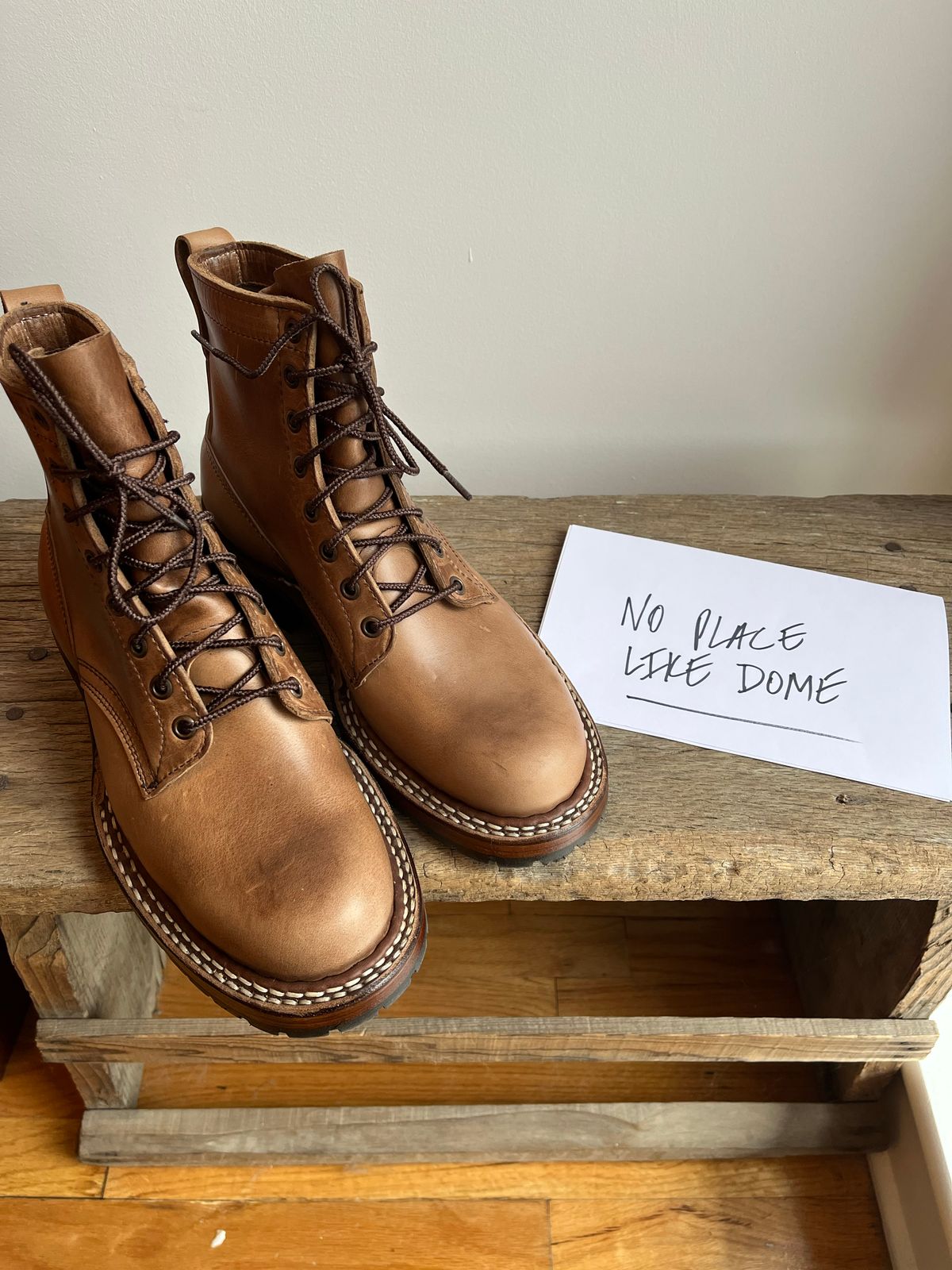 Photo by T_McGee on November 1, 2022 of the White's 350 Cruiser in Horween Natural Chromexcel.