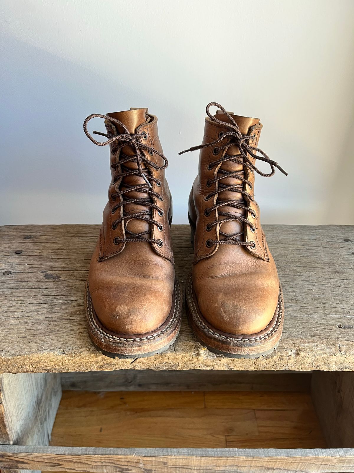 Photo by T_McGee on December 2, 2022 of the White's 350 Cruiser in Horween Natural Chromexcel.