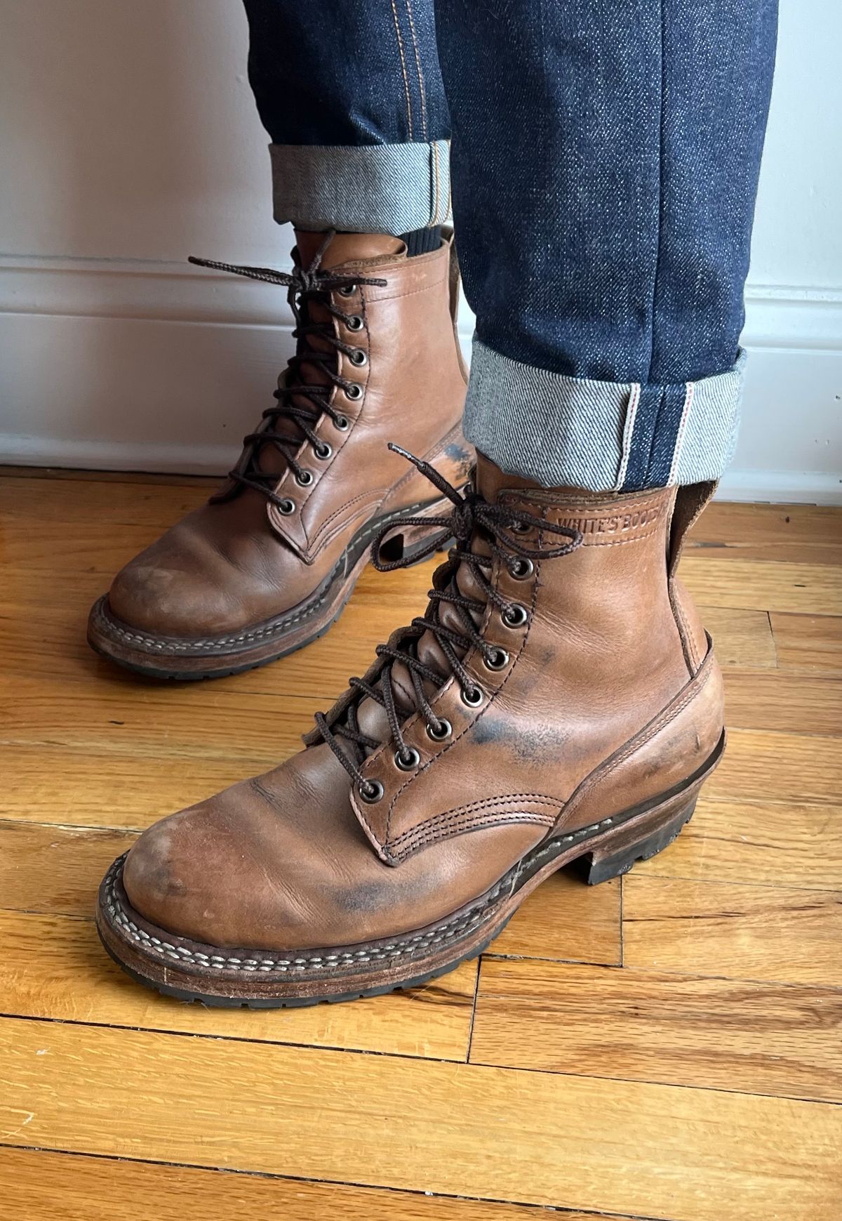 Photo by T_McGee on January 4, 2023 of the White's 350 Cruiser in Horween Natural Chromexcel.