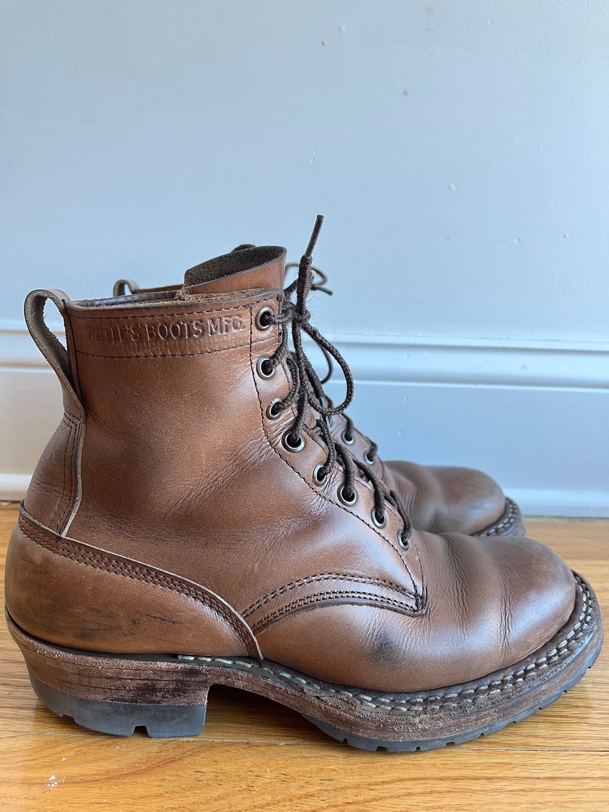 Photo by T_McGee on February 4, 2023 of the White's 350 Cruiser in Horween Natural Chromexcel.