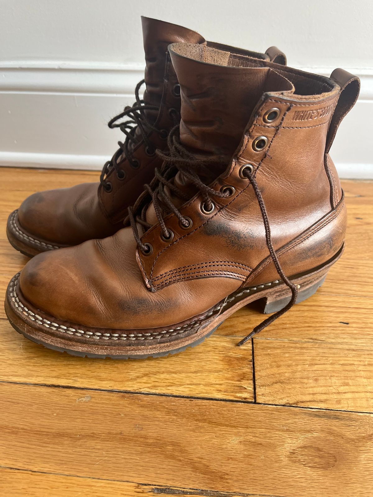 Photo by T_McGee on March 1, 2023 of the White's 350 Cruiser in Horween Natural Chromexcel.