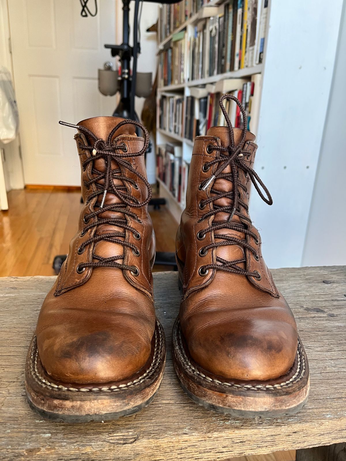 Photo by T_McGee on April 1, 2023 of the White's 350 Cruiser in Horween Natural Chromexcel.