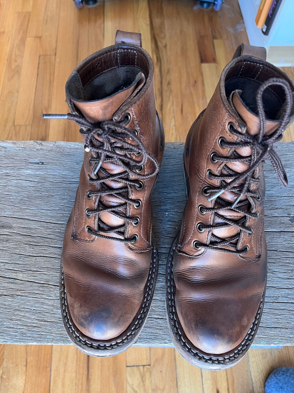 Photo by T_McGee on April 1, 2023 of the White's 350 Cruiser in Horween Natural Chromexcel.