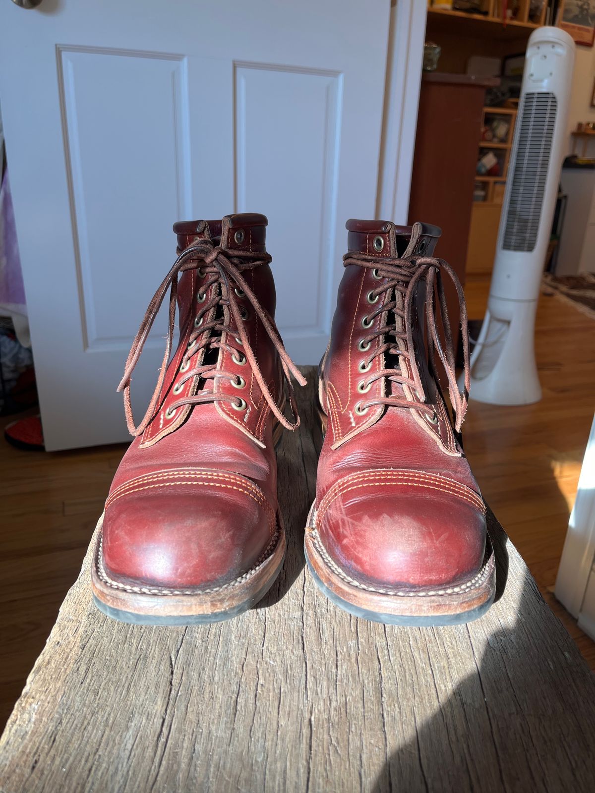 Photo by T_McGee on December 5, 2023 of the Kustom Kraft Model 1 in Horween Color 8 Chromexcel.