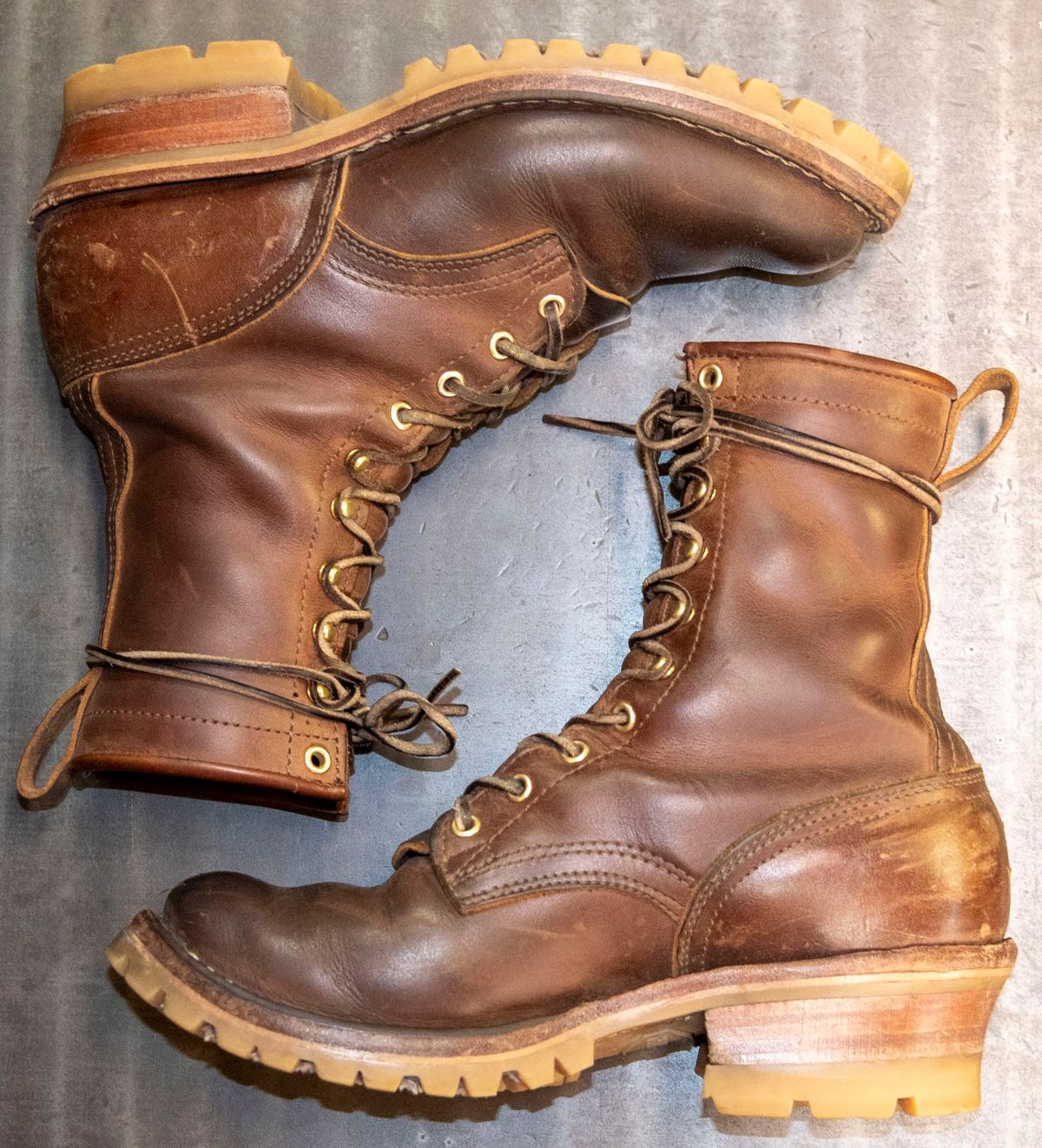 Photo by jimmy3roller on April 5, 2024 of the Nicks MTO in Horween Whiskey Predator.