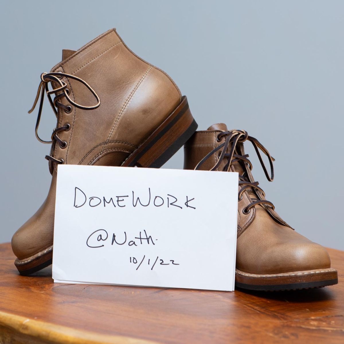Photo by Nath on October 2, 2022 of the White's Semi-Dress in Horween Natural Chromexcel.