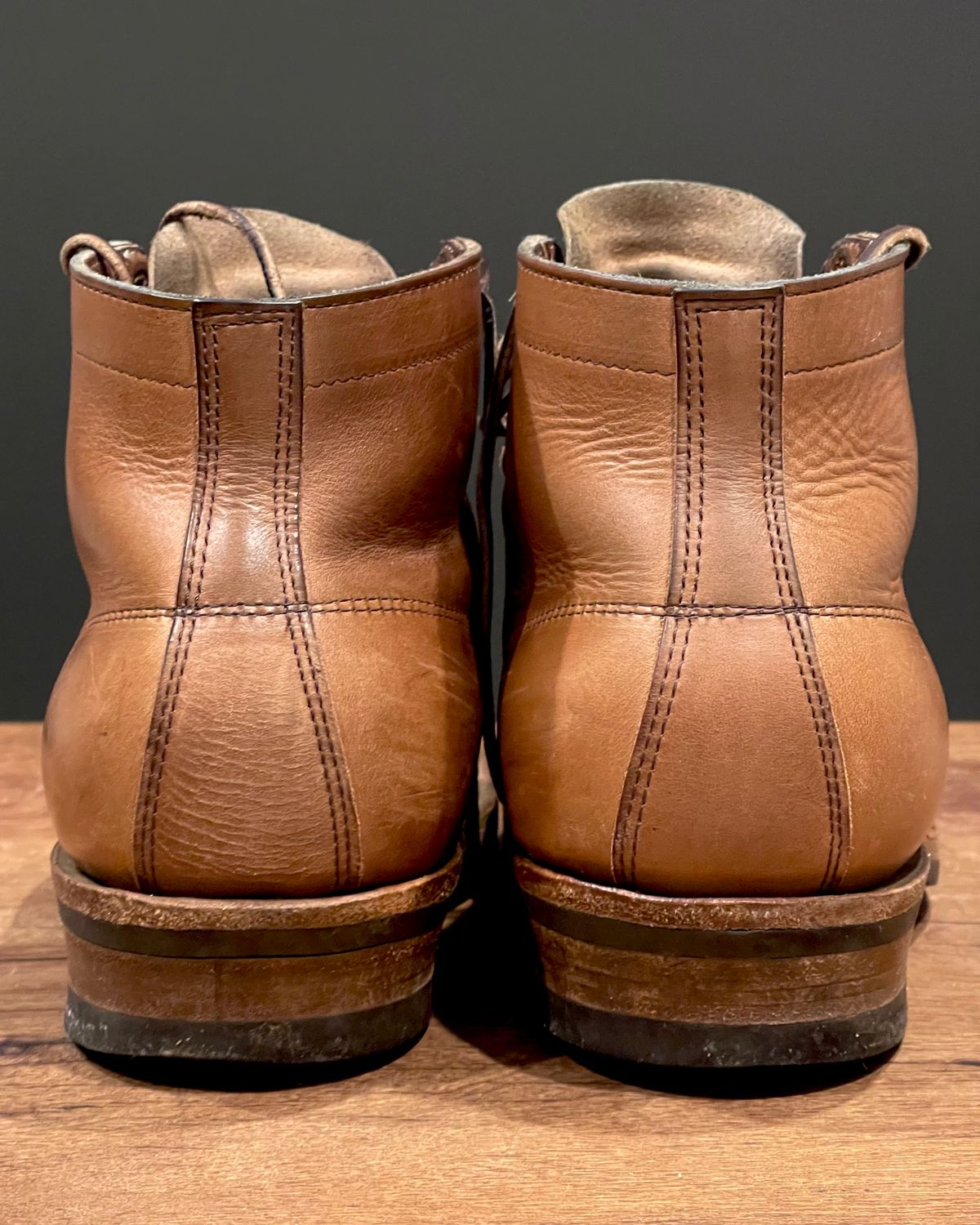 Photo by Nath on January 5, 2023 of the White's Semi-Dress in Horween Natural Chromexcel.