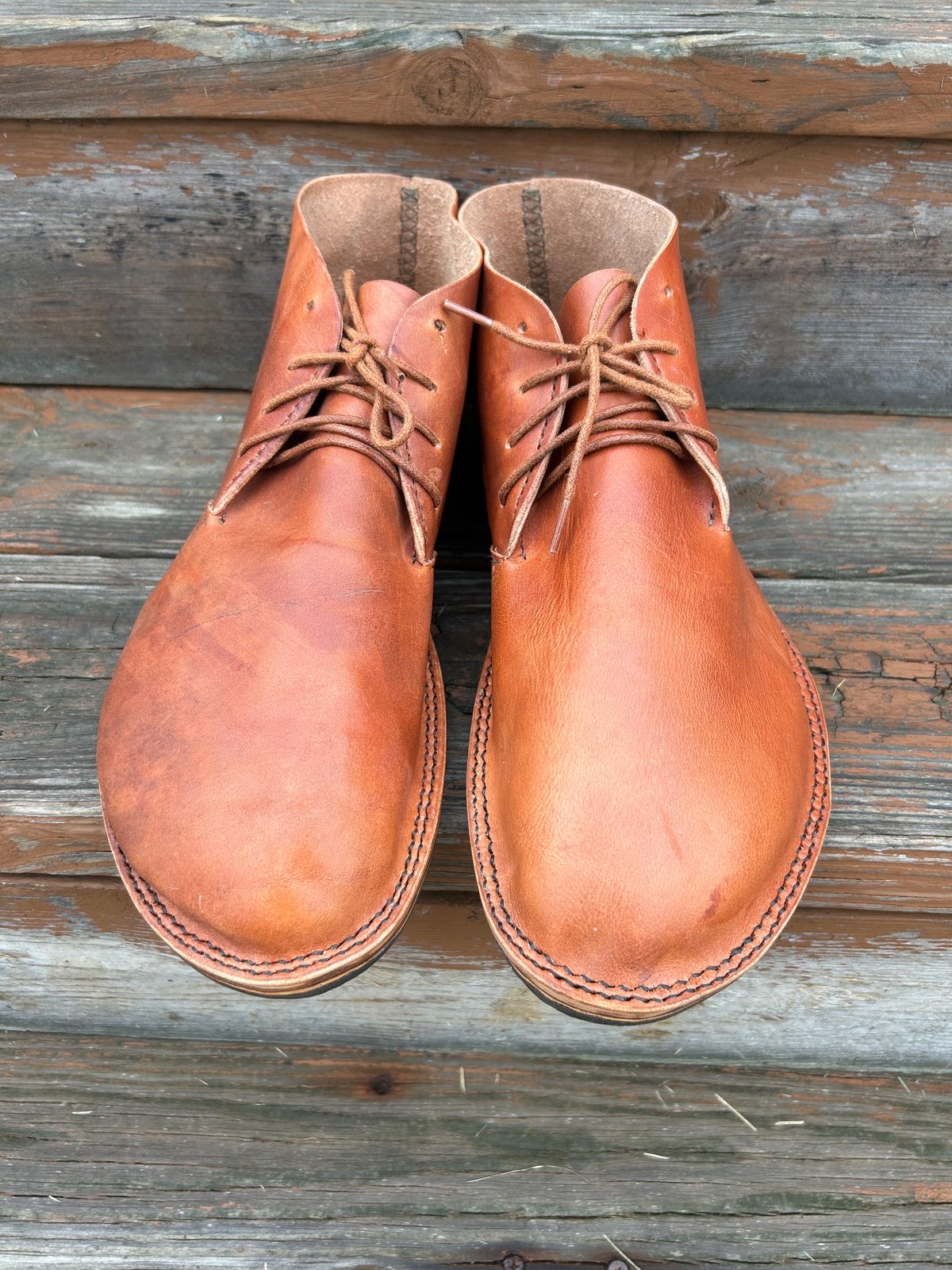 Photo by treetopgoods on October 5, 2023 of the Treetop Goods Desert Boot in Wickett & Craig Oak Skirting.