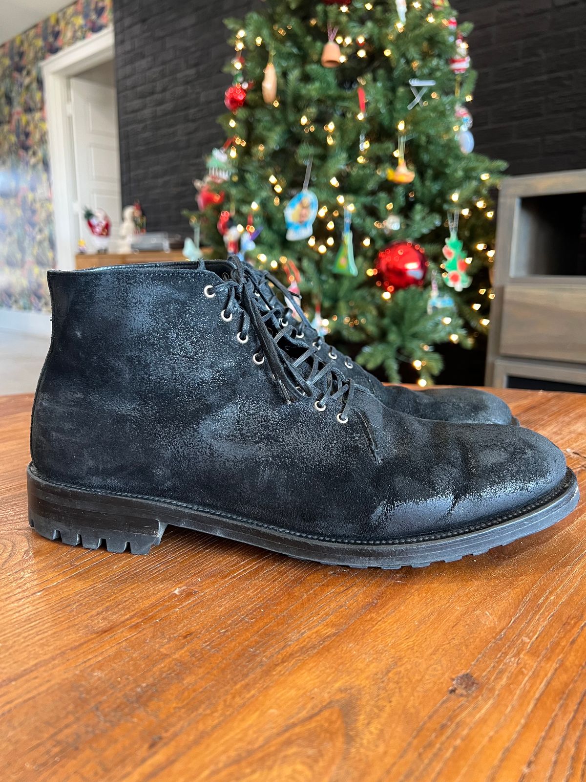 Photo by rollothethird on December 4, 2022 of the Viberg Service Boot in Camel Black Waxed Roughout.