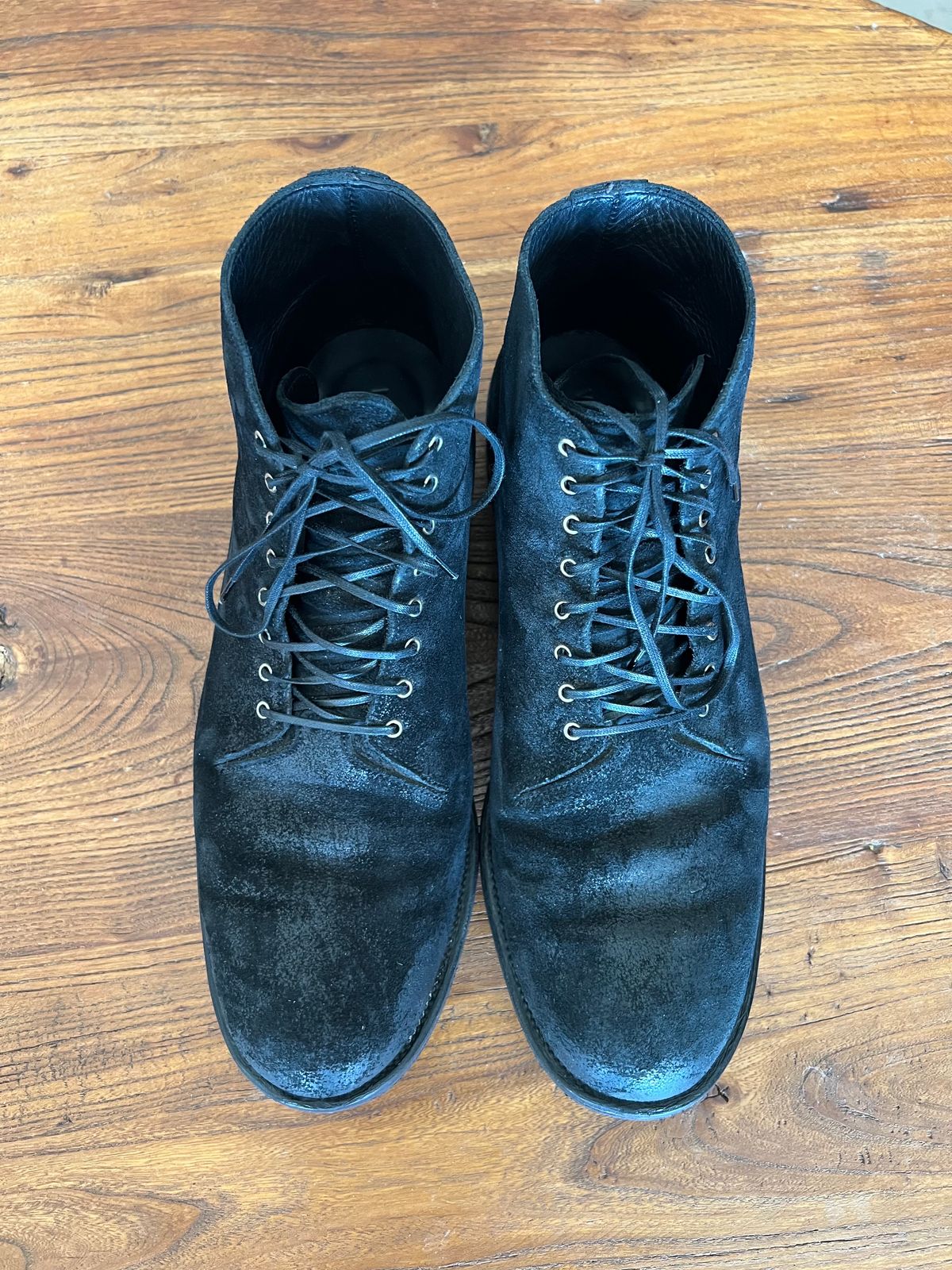 Photo by rollothethird on December 4, 2022 of the Viberg Service Boot in Camel Black Waxed Roughout.
