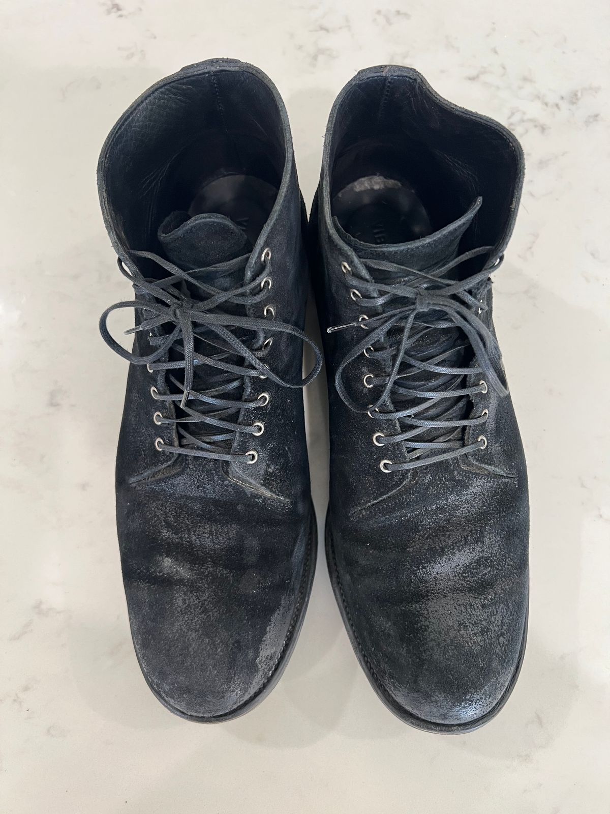 Photo by rollothethird on January 6, 2023 of the Viberg Service Boot in Camel Black Waxed Roughout.