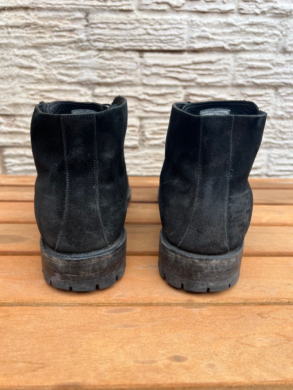 Photo by rollothethird on February 5, 2023 of the Viberg Service Boot in Camel Black Waxed Roughout.