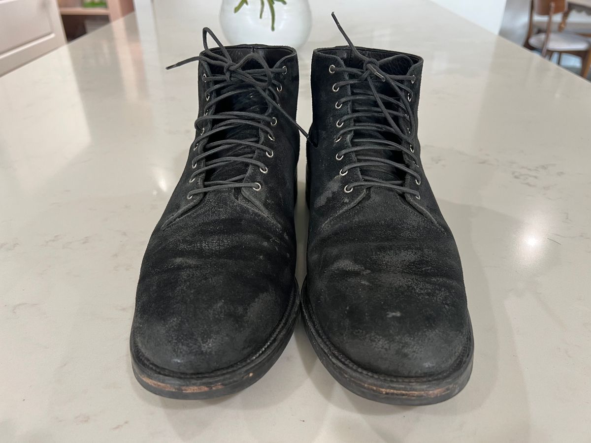 Photo by rollothethird on March 5, 2023 of the Viberg Service Boot in Camel Black Waxed Roughout.