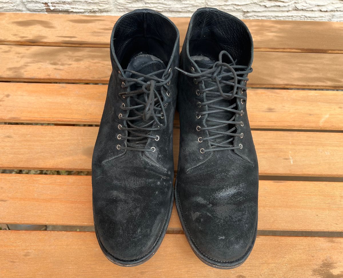 Photo by rollothethird on April 6, 2023 of the Viberg Service Boot in Camel Black Waxed Roughout.