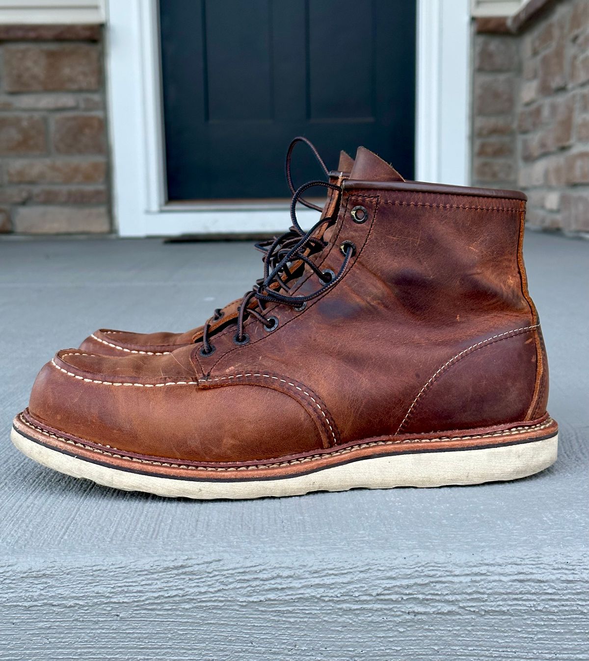 Photo by hconley on February 4, 2023 of the Red Wing 6-Inch Classic Moc in S.B. Foot Copper Rough and Tough.