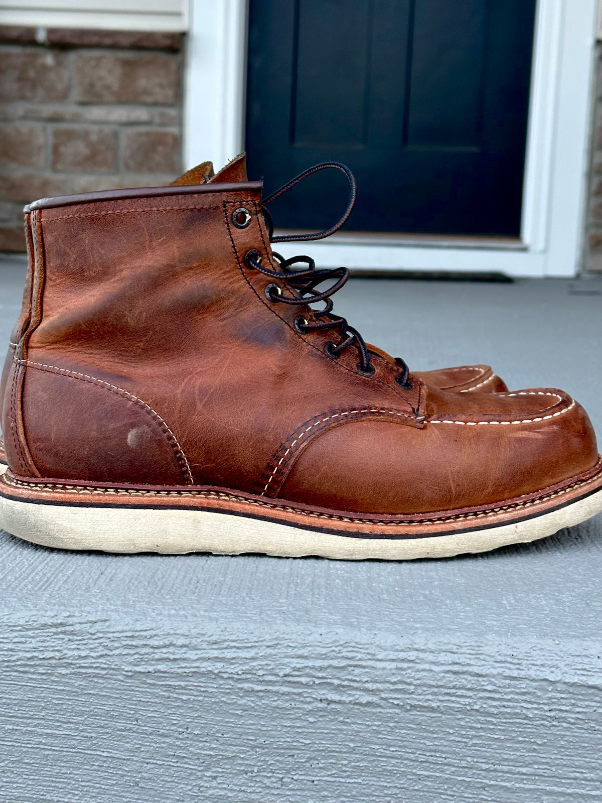 Photo by hconley on February 4, 2023 of the Red Wing 6-Inch Classic Moc in S.B. Foot Copper Rough and Tough.