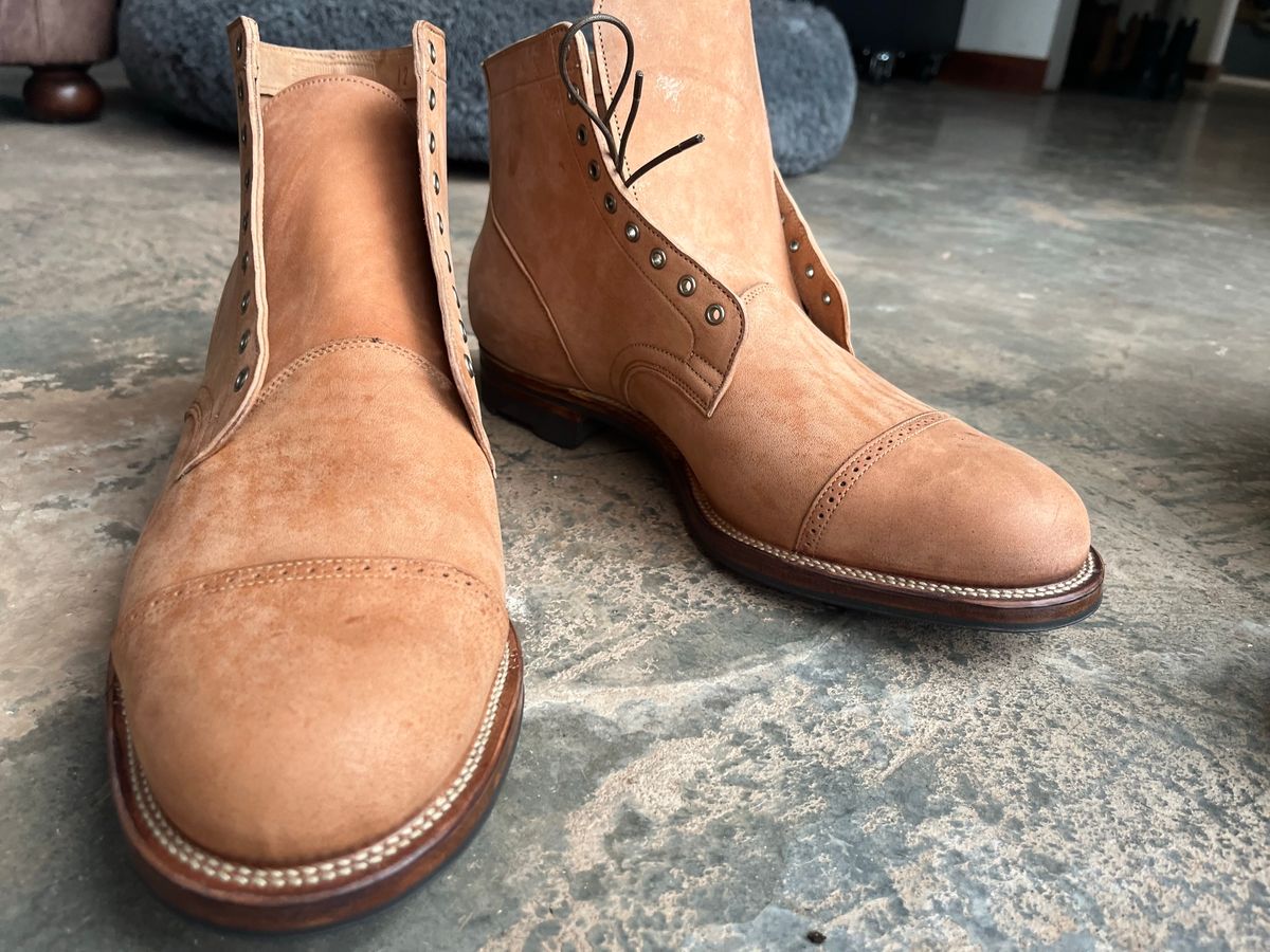 Photo by horsebutt on April 13, 2023 of the Viberg Service Boot in Horween Natural Crust Double Cordovan.