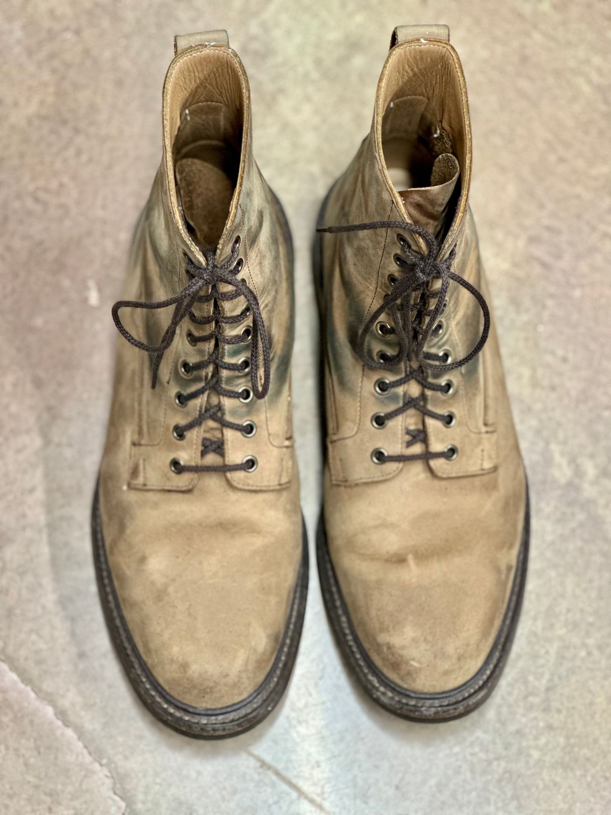 Photo by tailoredgoat on February 6, 2023 of the Crockett & Jones Grizedale in Horween Bronze Oiled Sides.