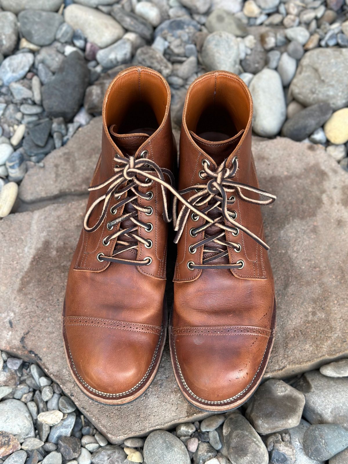 Photo by tailoredgoat on November 5, 2022 of the Viberg Service Boot BCT in C.F. Stead Whisky Regency Calf.