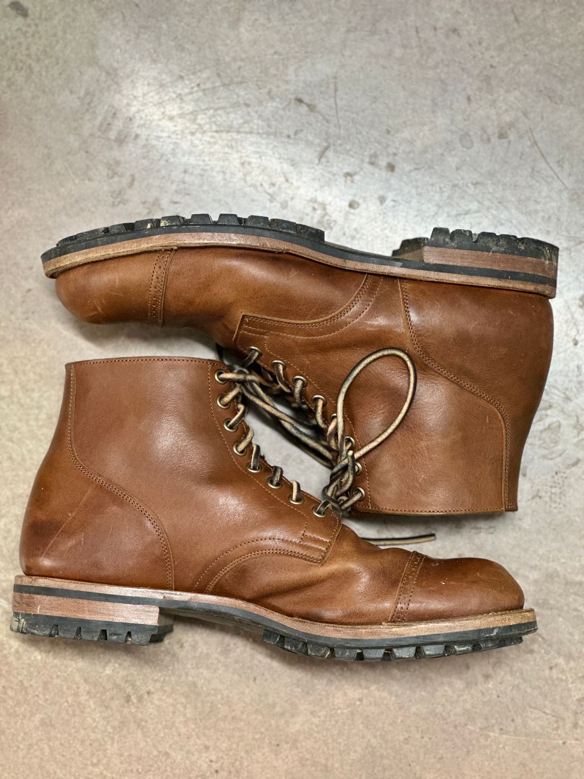 Photo by tailoredgoat on February 6, 2023 of the Viberg Service Boot BCT in C.F. Stead Whisky Regency Calf.