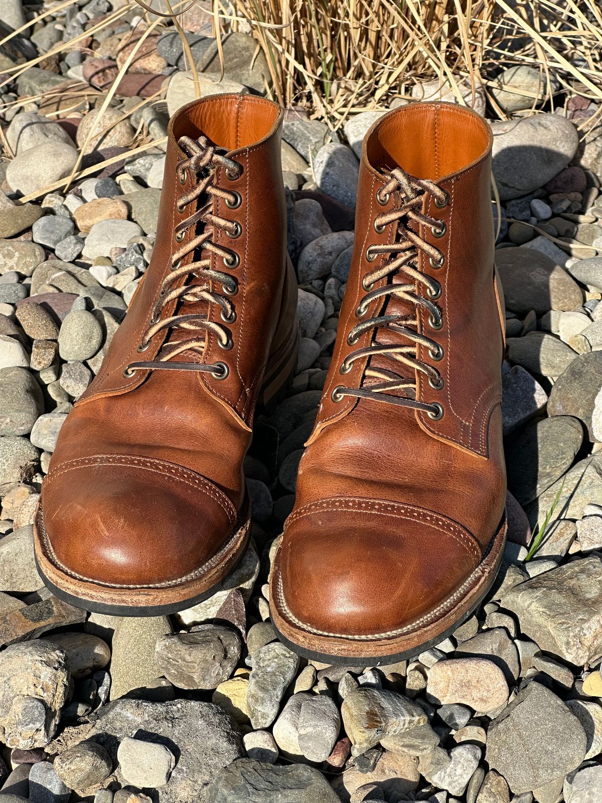 Photo by tailoredgoat on March 5, 2023 of the Viberg Service Boot BCT in C.F. Stead Whisky Regency Calf.