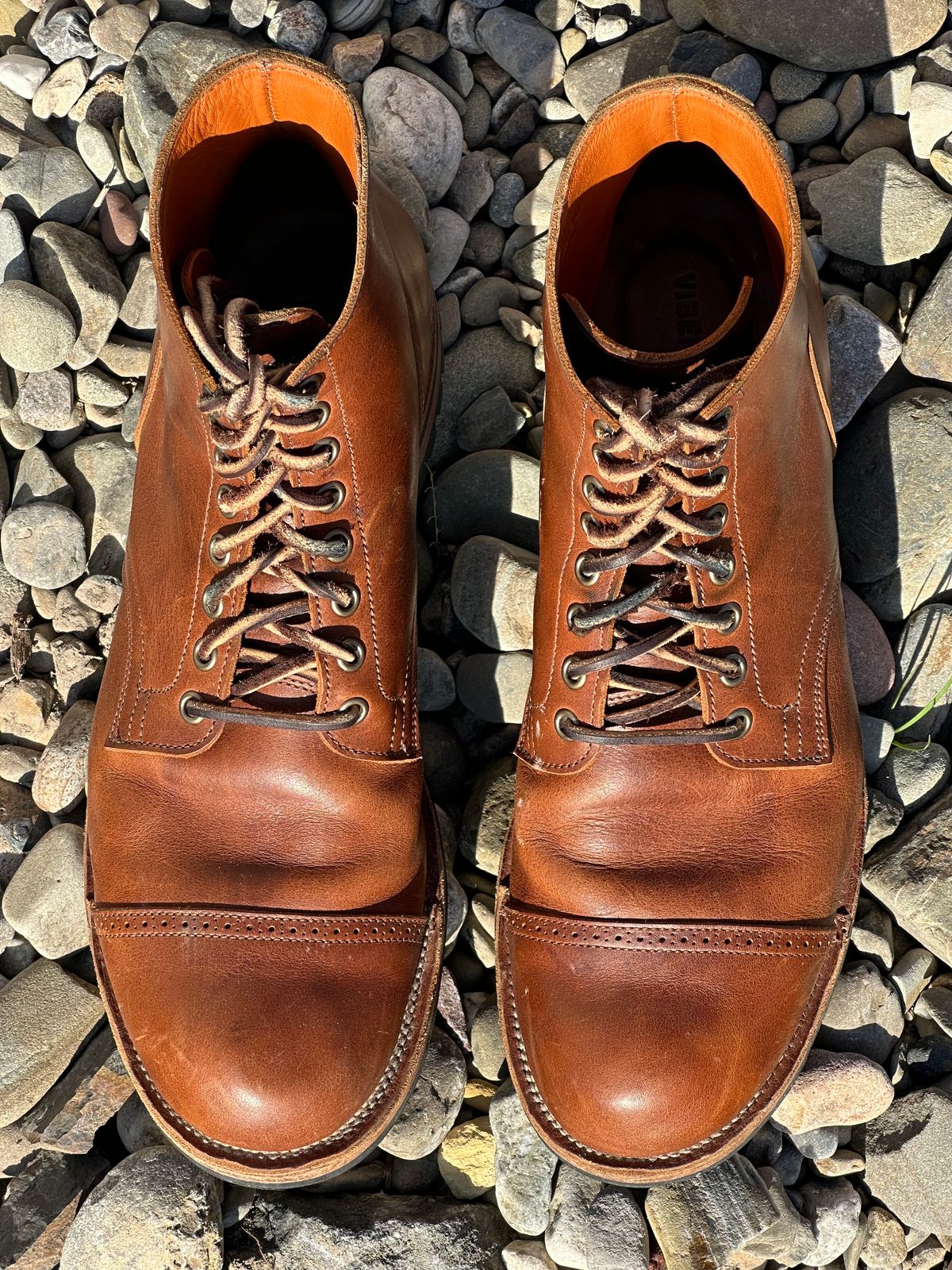 Photo by tailoredgoat on March 5, 2023 of the Viberg Service Boot BCT in C.F. Stead Whisky Regency Calf.