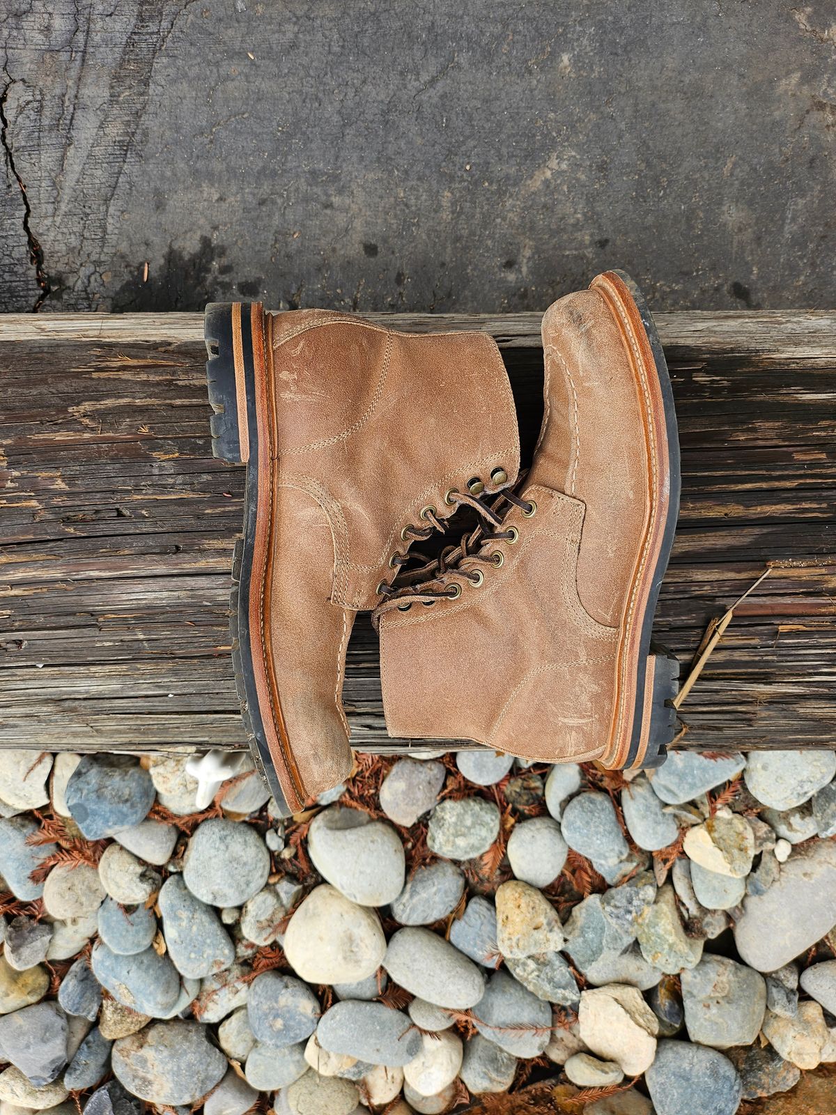 Photo by ttruong3 on November 5, 2023 of the Grant Stone Brass Boot in C.F. Stead Natural Waxy Commander Suede.