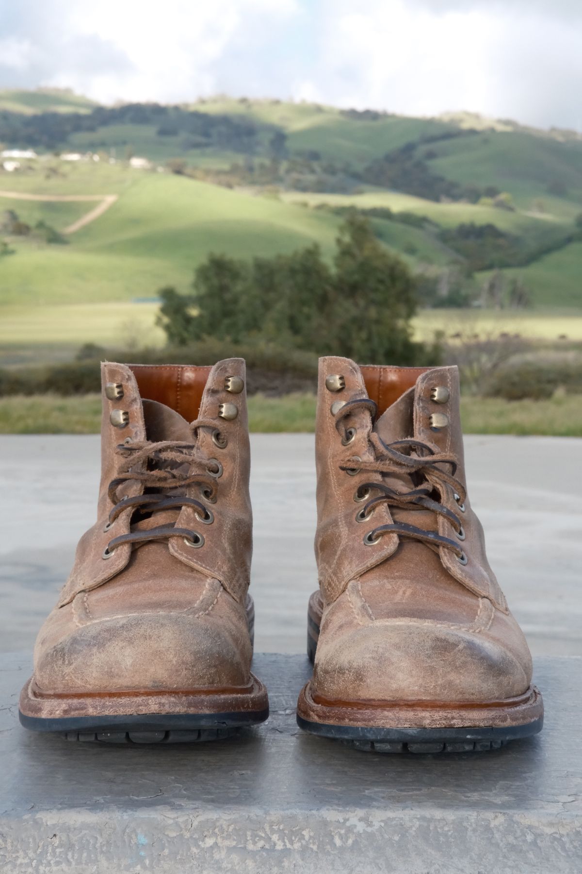 Photo by ttruong3 on April 6, 2024 of the Grant Stone Brass Boot in C.F. Stead Natural Waxy Commander Suede.