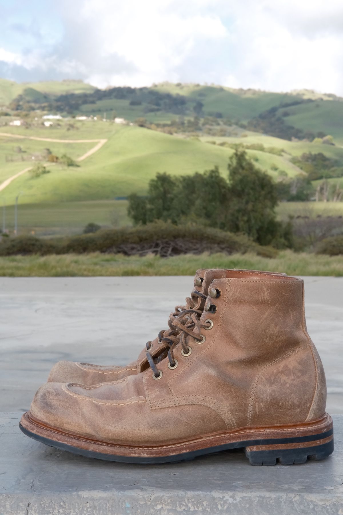 Photo by ttruong3 on April 6, 2024 of the Grant Stone Brass Boot in C.F. Stead Natural Waxy Commander Suede.